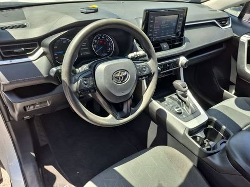 Used 2021 Toyota RAV4 XLE AWD/4WD image 10