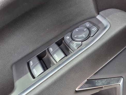 Used 2025 GMC Sierra 1500 SLT image 17