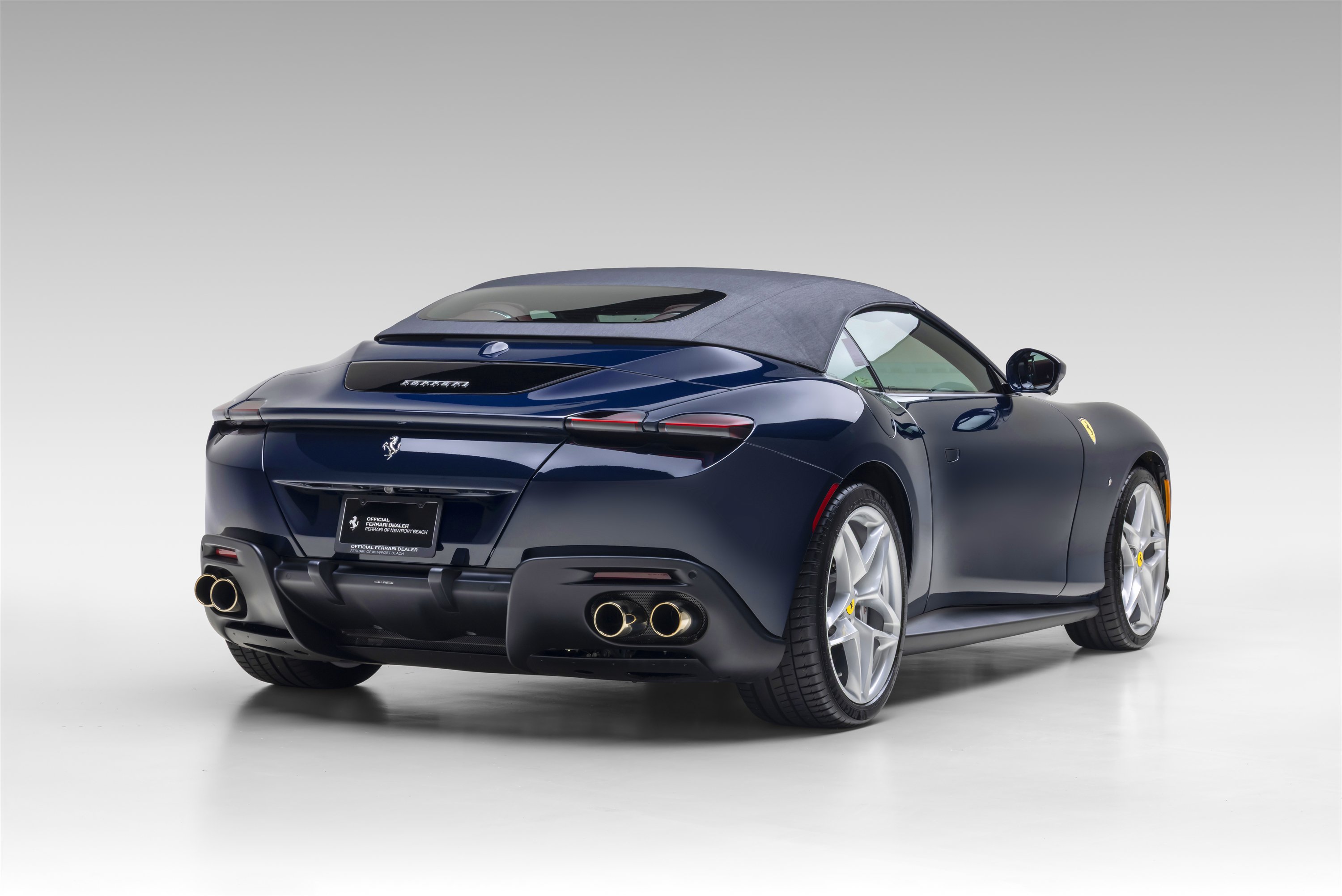 Certified 2024 Ferrari Roma Spider RWD image 10