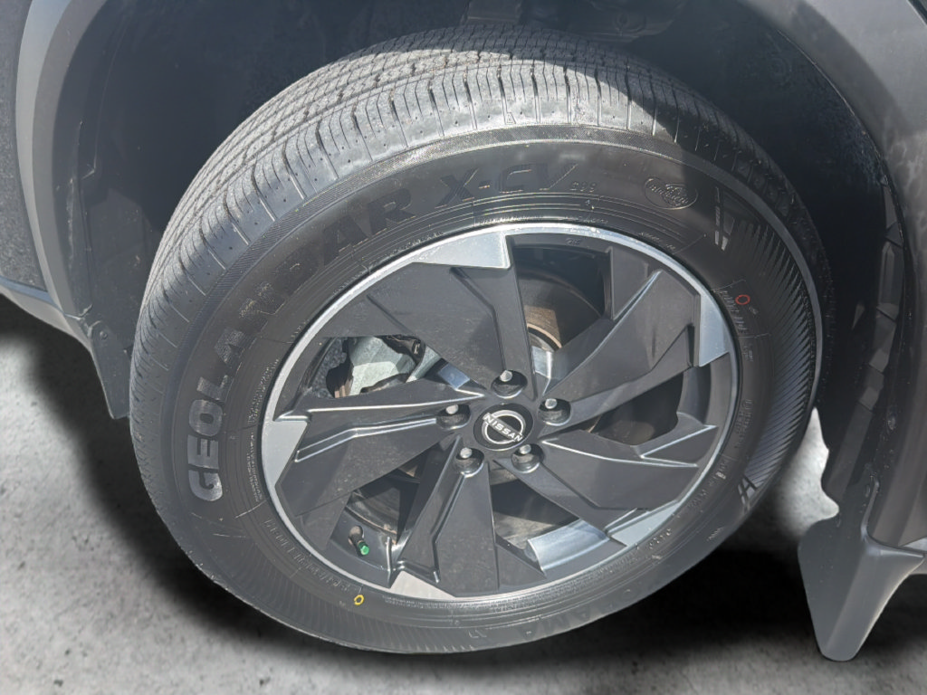 Certified 2025 Nissan Rogue SV w/ SV Premium Package FWD image 54