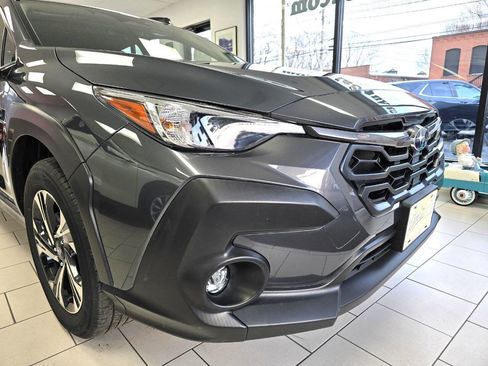 Used 2024 Subaru Crosstrek 2.0i Premium image 4