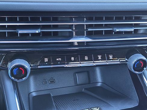 New 2026 Chevrolet Traverse LT w/ Driver Confidence Package image 28