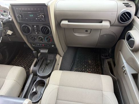Used 2007 Jeep Wrangler Unlimited Rubicon w/ PWR Convenience Group image 11