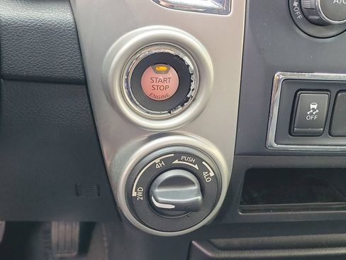Used 2019 Nissan Titan SV AWD/4WD image 29