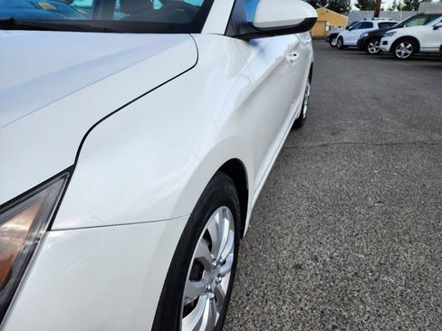 Used 2019 Hyundai Elantra SE w/ Cargo Package image 27