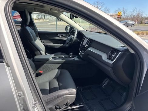 Used 2025 Volvo XC60 B5 Plus w/ Climate Package AWD/4WD image 15
