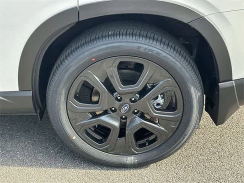 Used 2025 Subaru Ascent Bronze Edition image 5