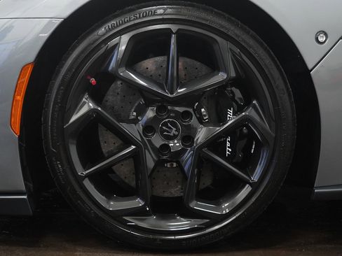 Used 2022 Maserati MC20 Coupe image 12