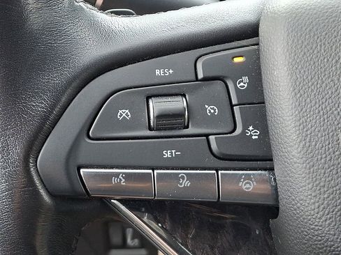 Certified 2023 Cadillac Escalade Premium Luxury image 24