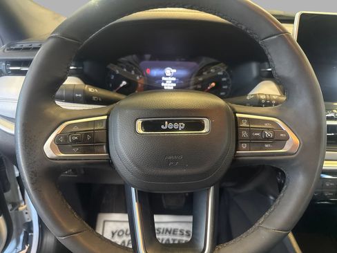 Used 2025 Jeep Compass Limited AWD/4WD image 15