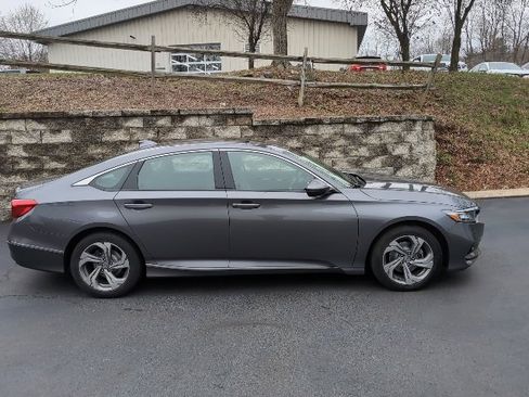 Used 2018 Honda Accord EX-L image 2