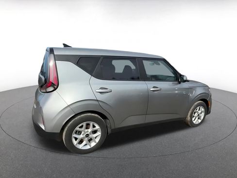 Used 2025 Kia Soul LX w/ LX Technology Package image 14