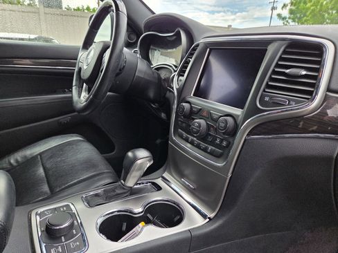 Used 2018 Jeep Grand Cherokee Overland image 17