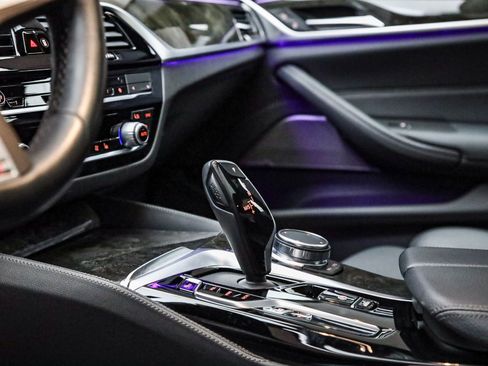 Used 2023 BMW 530e w/ Executive Package image 25