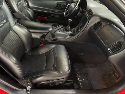 Used 2002 Chevrolet Corvette Convertible w/ Preferred Equipment Group2 image 31