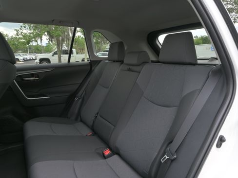 Used 2025 Toyota RAV4 XLE w/ Convenience Package FWD image 11