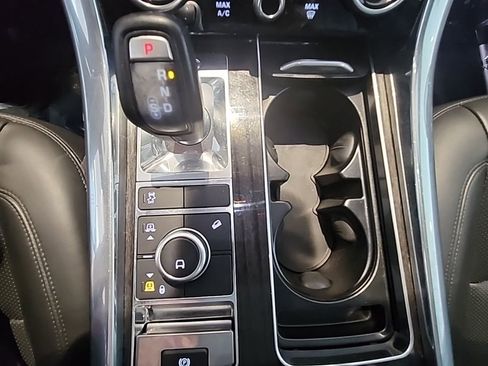 Used 2019 Land Rover Range Rover Sport HSE image 34