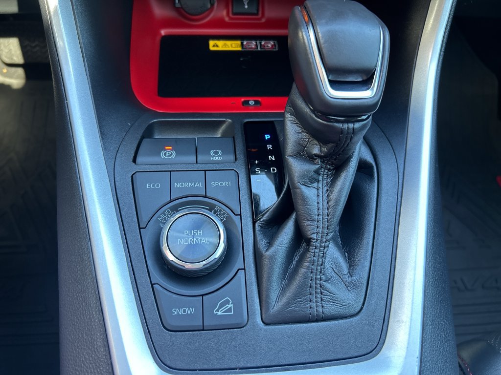 Certified 2022 Toyota RAV4 TRD Off-Road AWD/4WD image 27