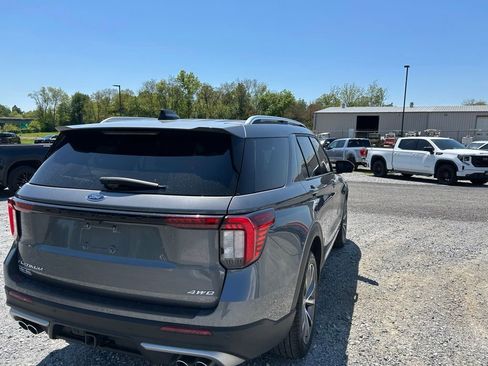 Used 2025 Ford Explorer Platinum w/ Ultimate Package AWD/4WD image 10