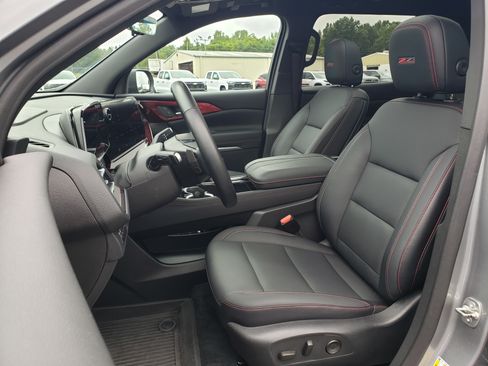 Used 2024 Chevrolet Traverse Z71 w/ LPO, Floor Liner Package AWD/4WD image 31