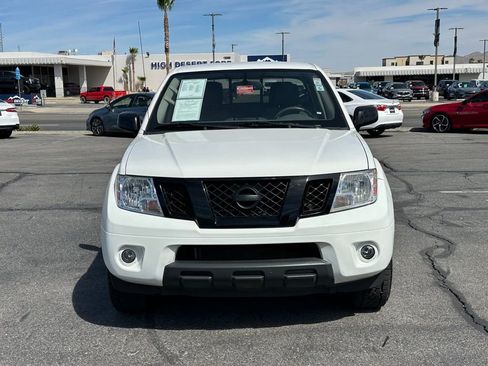 Used 2020 Nissan Frontier SV w/ Midnight Edition Floor Mats image 10