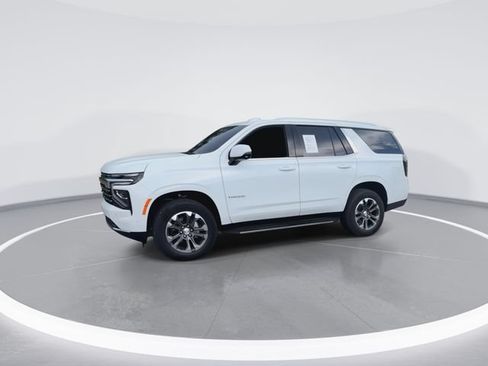 Used 2026 Chevrolet Tahoe LT w/ Comfort Package AWD/4WD image 6