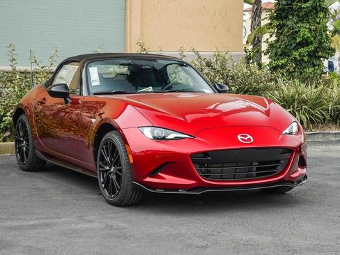 New 2026 MAZDA MX-5 Miata Club w/ Appearance Package RWD image 3