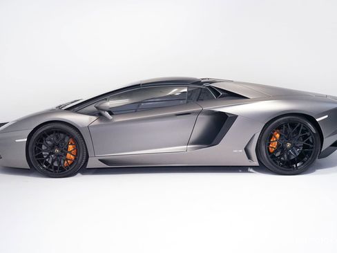 Used 2015 Lamborghini Aventador LP 700-4 AWD/4WD image 5