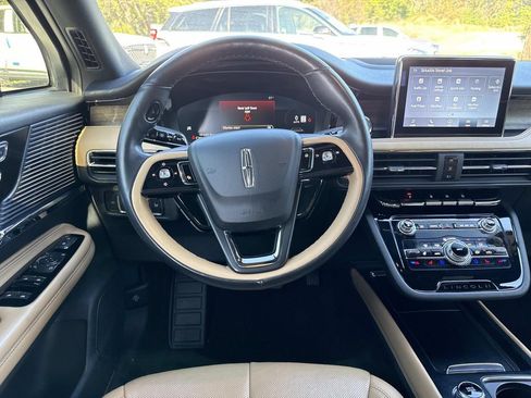 Certified 2022 Lincoln Corsair Reserve w/ Equipment Group 201A image 17