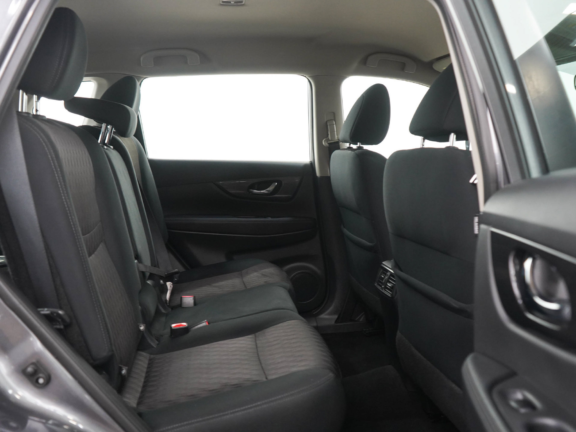 Used 2018 Nissan Rogue S AWD/4WD image 13