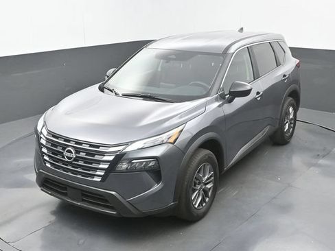 Used 2026 Nissan Rogue S FWD image 16