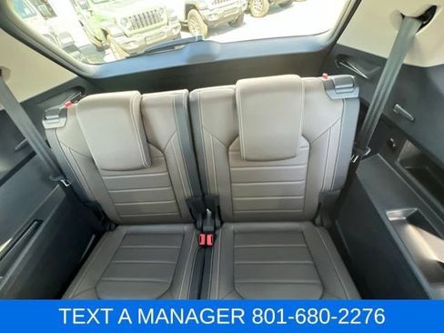 Used 2025 Volkswagen Atlas SEL AWD/4WD image 31