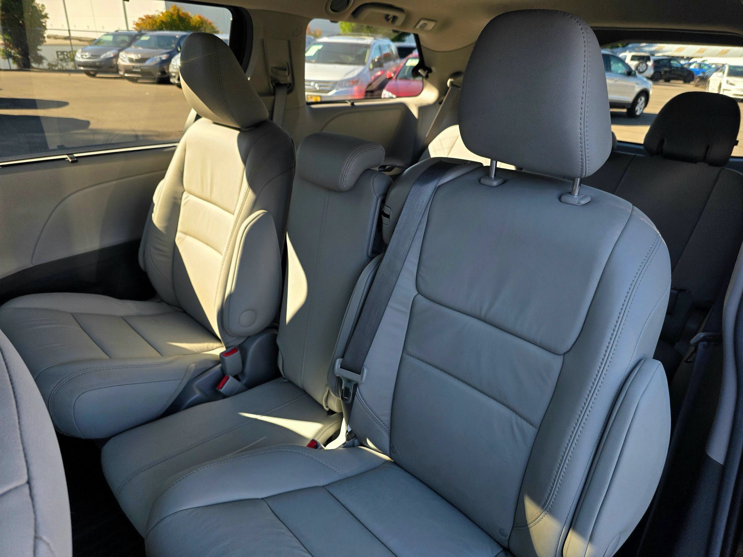 Used 2017 Toyota Sienna XLE w/ XLE Navigation Package FWD image 45