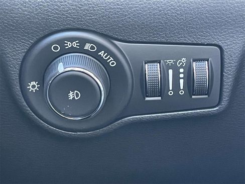 New 2026 Jeep Compass Latitude image 12