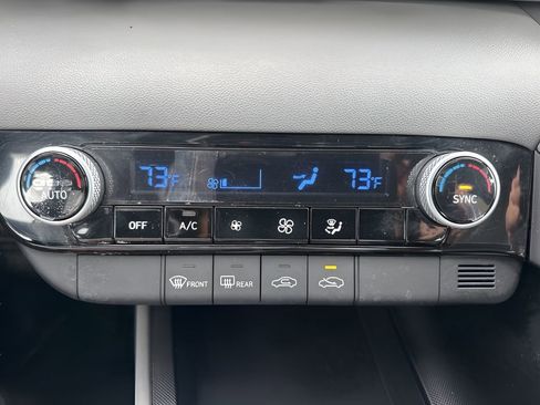 Used 2023 Hyundai Elantra SEL image 17