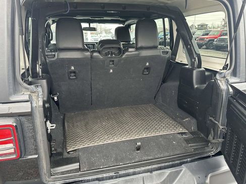 Used 2018 Jeep Wrangler Unlimited Sahara w/ Cold Weather Group image 11