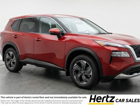 Used 2025 Nissan Rogue SV image 1