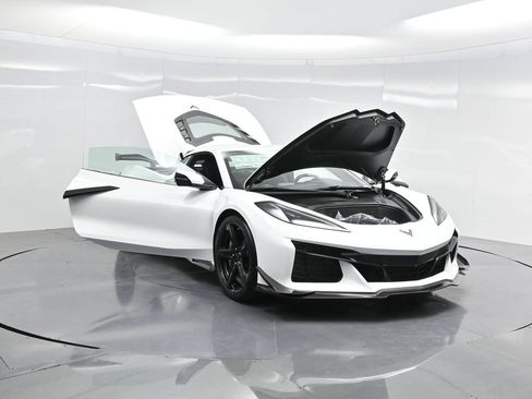 New 2025 Chevrolet Corvette Z06 w/ Z07 Performance Package RWD image 34