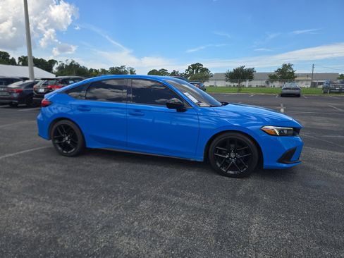 Used 2023 Honda Civic Sport image 2