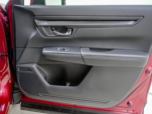 Certified 2025 Honda CR-V EX image 31