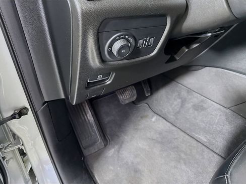 Used 2021 Jeep Grand Cherokee L Limited RWD image 10