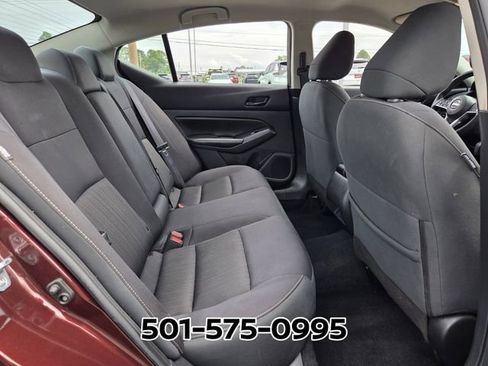 Used 2024 Nissan Altima 2.5 SV FWD image 15