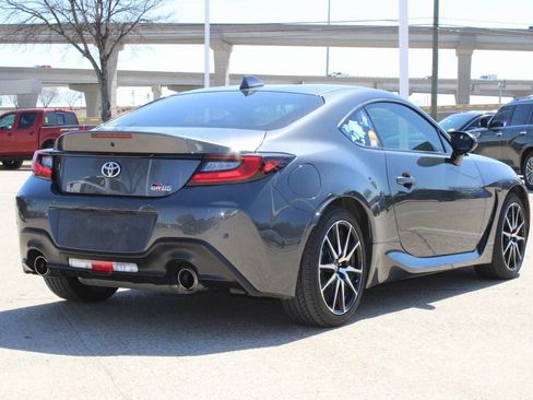 Used 2023 Toyota GR86 image 3