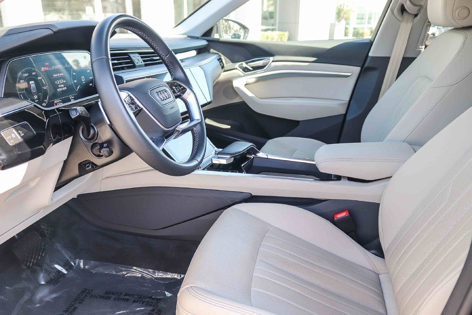 Used 2024 Audi Q8 e-tron Premium Plus w/ Premium Plus Package AWD/4WD image 20