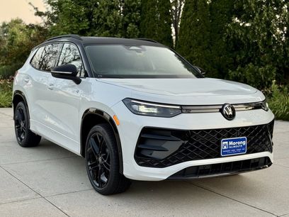 New 2025 Volkswagen Tiguan SE R-Line