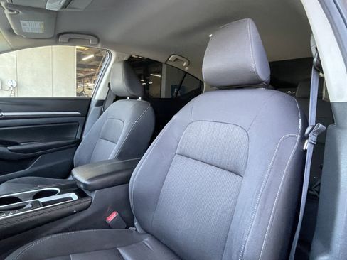 Used 2023 Nissan Altima 2.5 SV FWD image 18