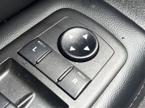 Used 2021 Jeep Grand Cherokee Limited AWD/4WD image 40