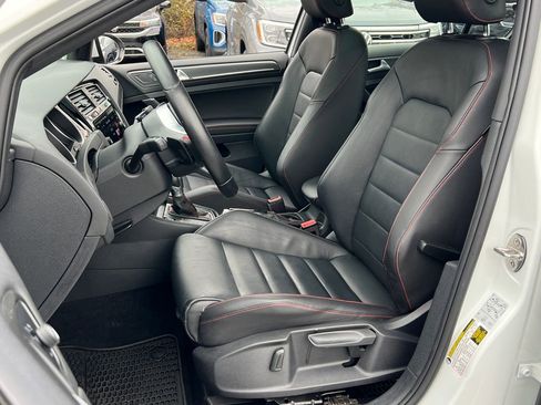 Used 2019 Volkswagen GTI SE image 18