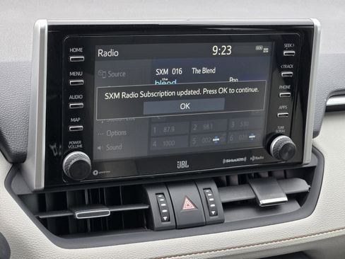 Used 2020 Toyota RAV4 Limited image 19