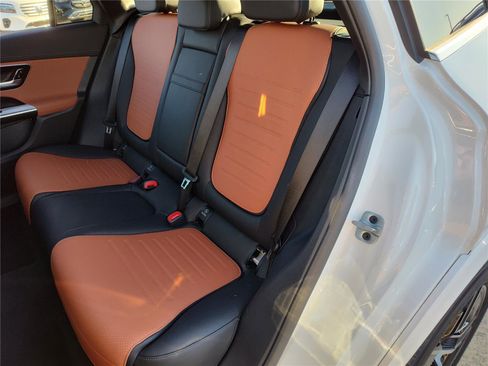 New 2025 Mercedes-Benz GLC 300 4MATIC image 26